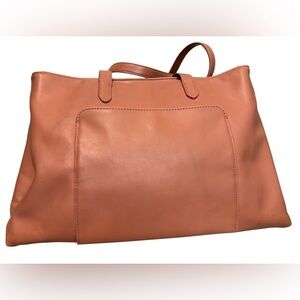 Universal Threads Peachy Tan Shoulder Bag 👜. ✨Excellent Used Condition ✨B4
